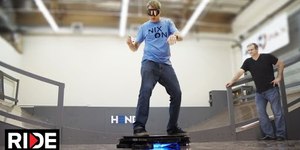 これはすごい!!Tony Hawk Rides World's First Real Hoverbo...