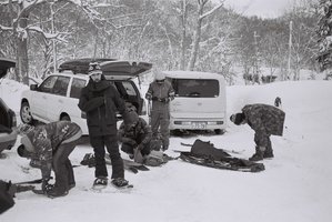 この日もシーズン最初の日かな。
植さん、ミノッチ、勇太、中井、カメラマン奨のりくんと、よく知ってる場所で、足慣らし、板慣らし〜。